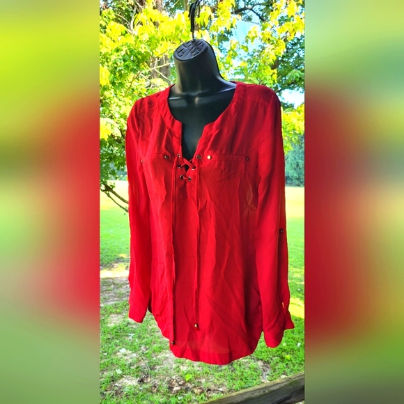My Michele red lace front blouse size med - Picture 1 of 7